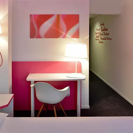 Ibis Styles Centre ホテル 4*