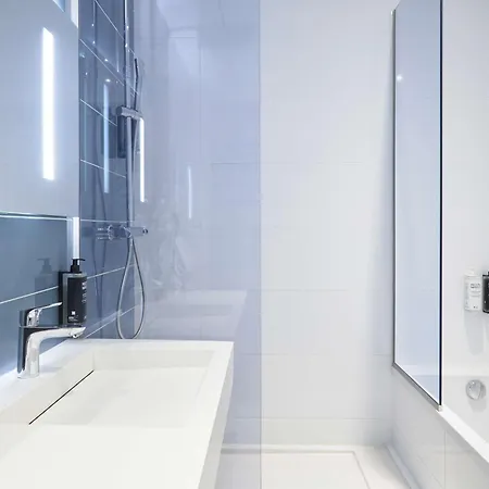 Ibis Styles Centre Hotel 4*