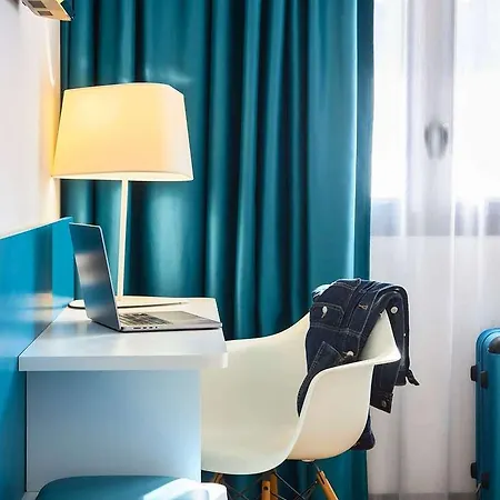 Ibis Styles Centre Hotel 4*