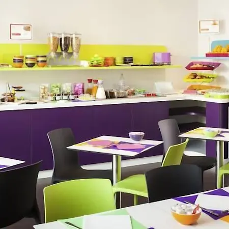 Ibis Styles Centre ホテル 4*