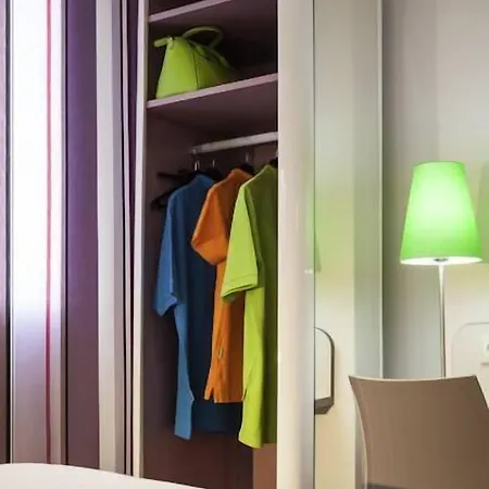 蒙特利马尔中心宜必思尚品酒店 酒店 4*