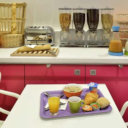 Ibis Styles Centre Hotel 4*