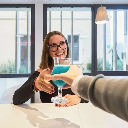 Ibis Styles Centre Hotel 4*
