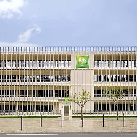 Ibis Styles Centre فندق 4*