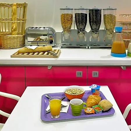 Ibis Styles Centre فندق 4*