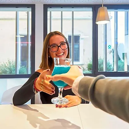 Ibis Styles Centre فندق