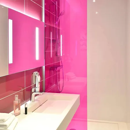 Ibis Styles Centre Hotel 4*