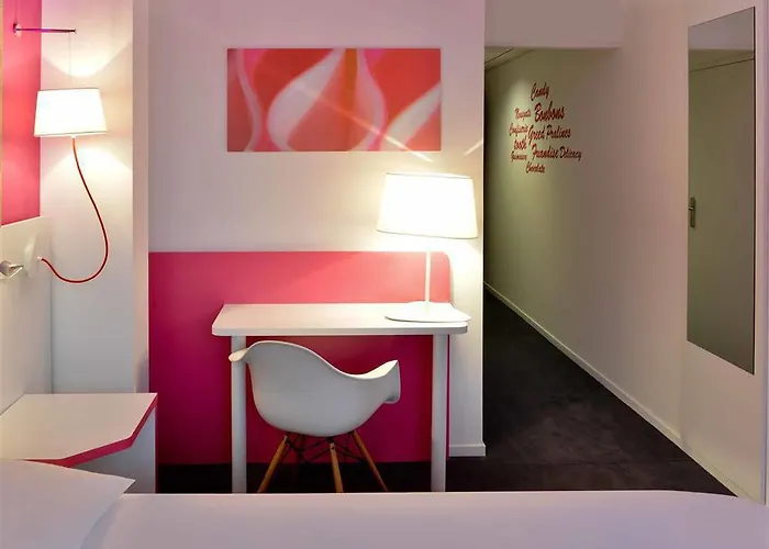 Ibis Styles Centre Hotel 4*